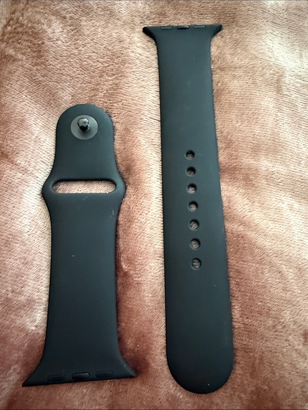 Apple Watch Series 7 45 mm in Starlight Aluminum WiFi and Cellular - Picture 15 of 15
